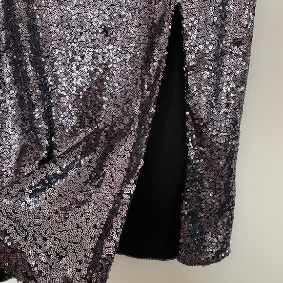 Purple sequin skirt with slit - Picture 2 of 2